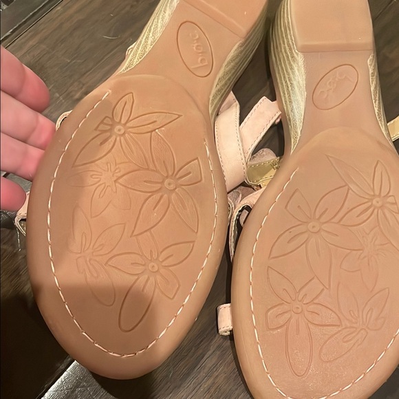 b.o.c. Pink Floral Sandals with Rosette Size 10 - Picture 5 of 5